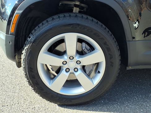 Certified 2025 Land Rover Defender 110 S image 9