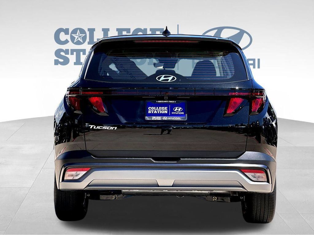 Used 2025 Hyundai Tucson SE FWD image 9