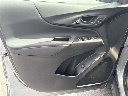 Used 2024 Chevrolet Equinox RS w/ LPO, Floor Liner Package FWD image 21