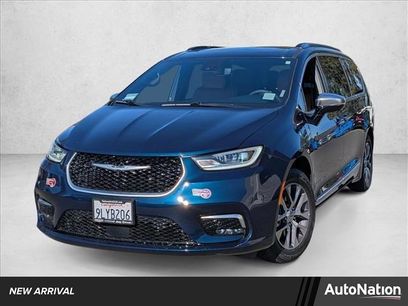 Used 2023 Chrysler Pacifica Pinnacle