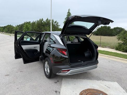 Certified 2025 Hyundai Tucson SE FWD image 24