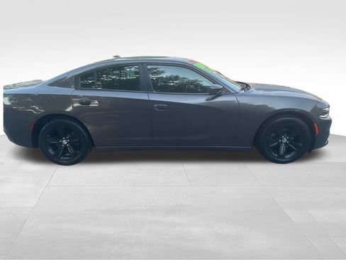 Used 2017 Dodge Charger SXT RWD image 35