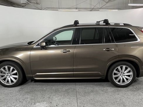 Used 2017 Volvo XC90 T6 Momentum w/ Vision Package image 8