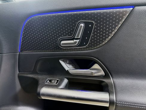 Used 2025 Mercedes-Benz GLA 250 image 31