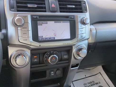 Used 2018 Toyota 4Runner SR5 Premium image 18