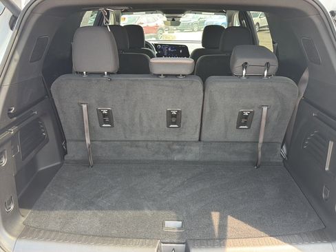 Used 2026 Chevrolet Traverse LT w/ Driver Confidence Package FWD image 17