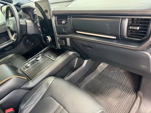 Used 2024 Ford Expedition Max Platinum image 27