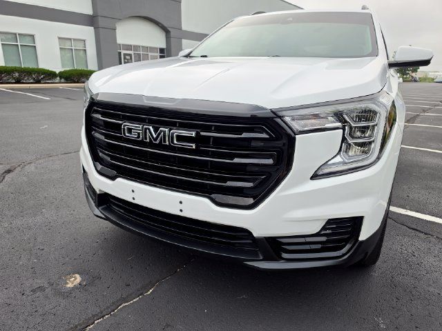 Used 2022 GMC Terrain SLE w/ Driver Convenience Package AWD/4WD image 13