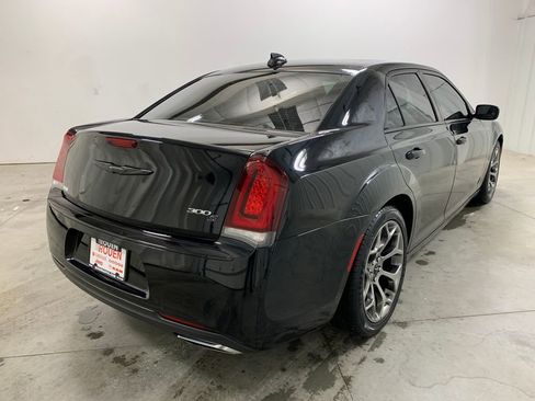 Used 2018 Chrysler 300 S image 26