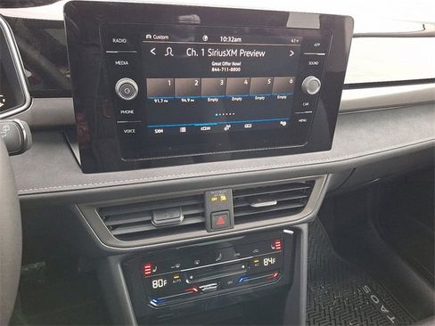 New 2026 Volkswagen Taos SE image 9