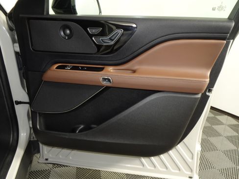 Used 2020 Lincoln Aviator Reserve w/ Class IV Trailer Tow Package image 56