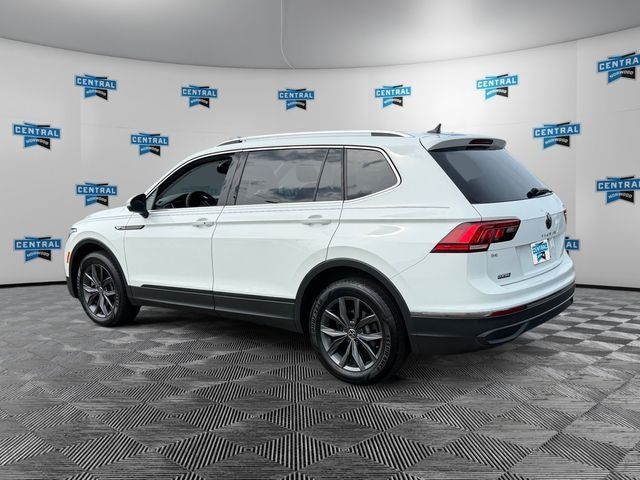 Used 2022 Volkswagen Tiguan SE FWD image 3