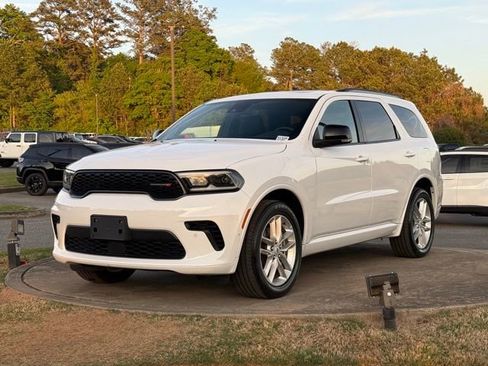 Used 2025 Dodge Durango GT image 3