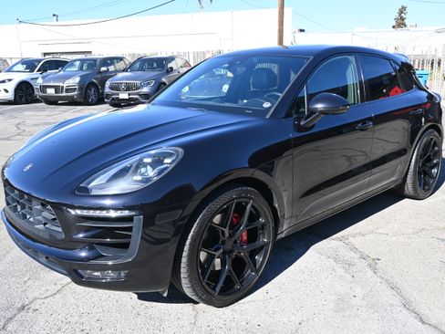 Used 2018 Porsche Macan GTS AWD/4WD image 1