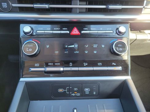 Used 2025 Hyundai Santa Fe SEL FWD image 33