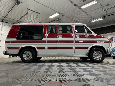 Used 1986 Chevrolet G20 image 17