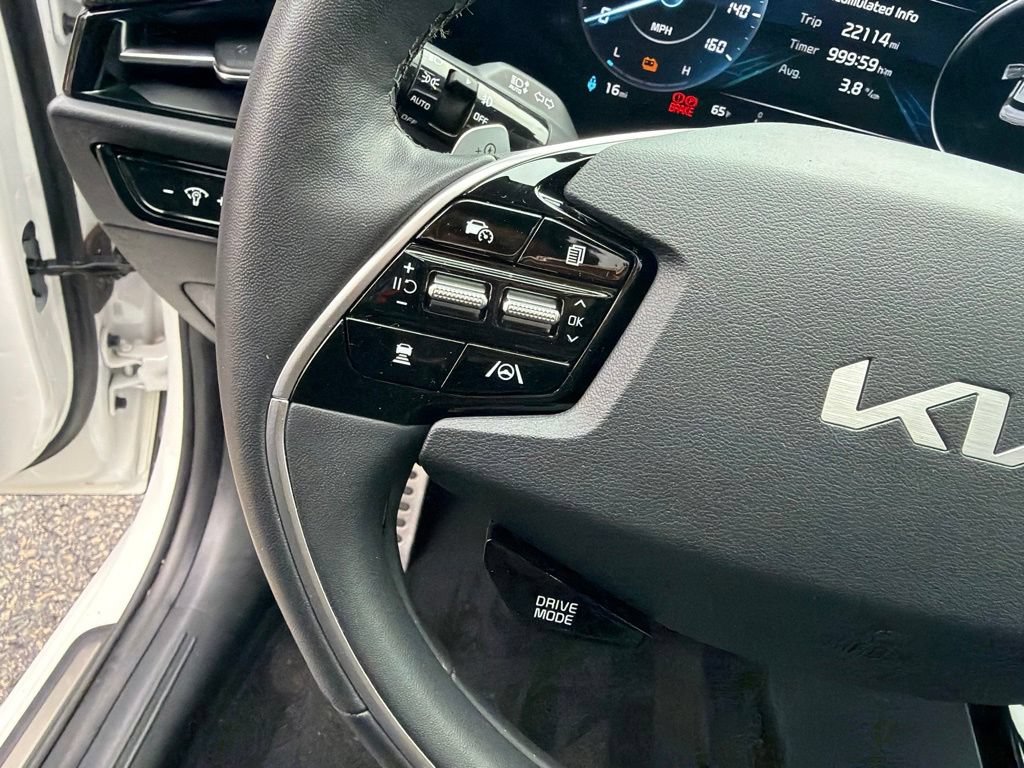 Certified 2023 Kia Niro Wave FWD image 16
