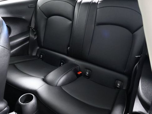 Used 2023 MINI Cooper 2-Door Hardtop image 10