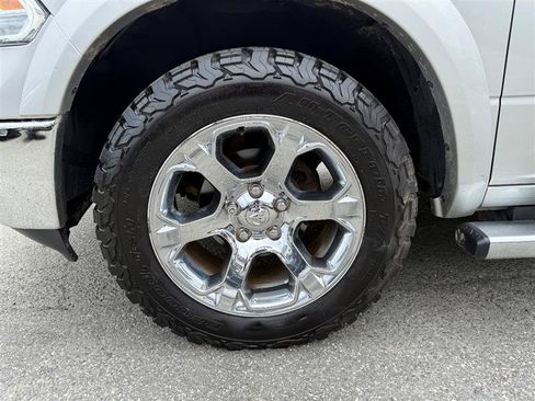 Used 2015 RAM 1500 Laramie w/ Convenience Group AWD/4WD image 10