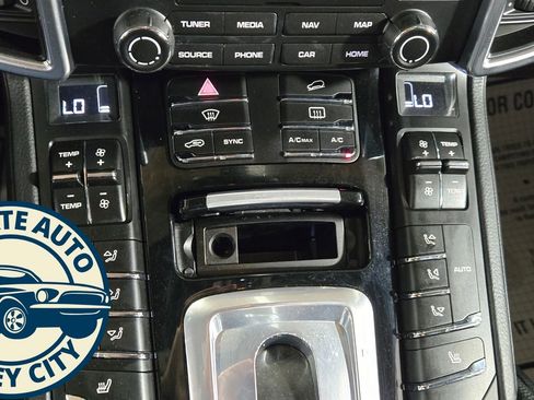 Used 2018 Porsche Cayenne Platinum Edition image 16