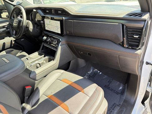 Used 2025 GMC Sierra 2500 AT4 AWD/4WD image 28