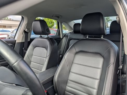 Used 2024 Volkswagen Jetta SE FWD image 13