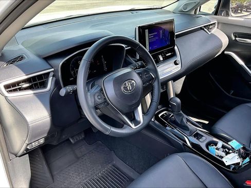 Certified 2024 Toyota Corolla Cross XLE w/ Convenience Package image 18