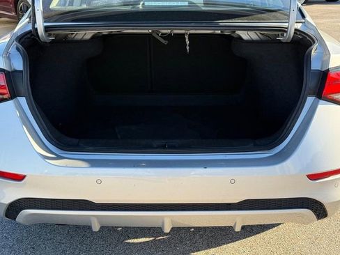 Used 2023 Nissan Sentra SV image 6