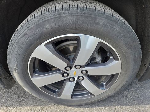 Certified 2023 Chevrolet Traverse LT w/ LT Premium Package image 9