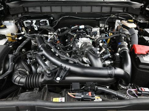 Used 2024 Ford Bronco Wildtrak AWD/4WD image 18