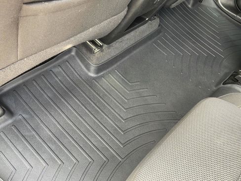 Used 2020 Chevrolet Traverse LT image 11