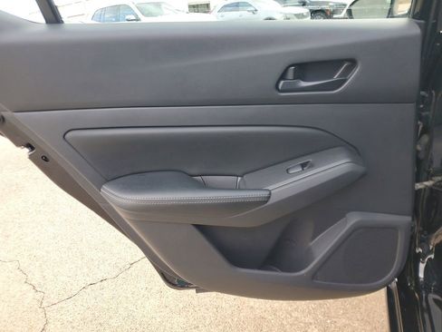 Used 2024 Nissan Altima 2.5 SV image 12