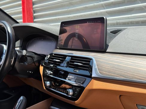 Used 2023 BMW 540i w/ M Sport Package RWD image 39