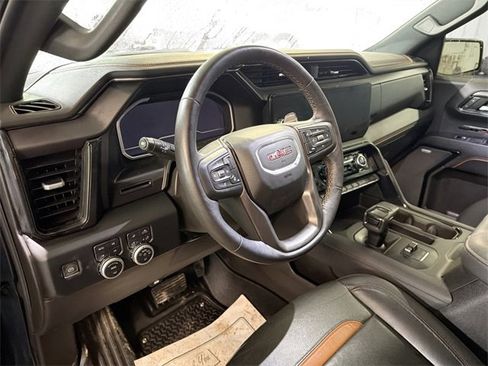 Used 2023 GMC Sierra 1500 AT4 w/ AT4 Preferred Package image 8