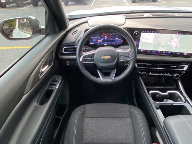 Used 2026 Chevrolet Traverse LT w/ LPO, Floor Liner Package FWD image 29
