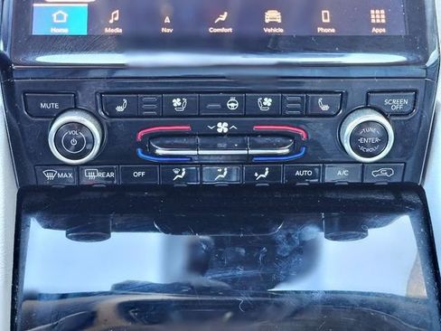 Used 2022 Jeep Grand Cherokee L Overland w/ Advanced Protech Group III image 23