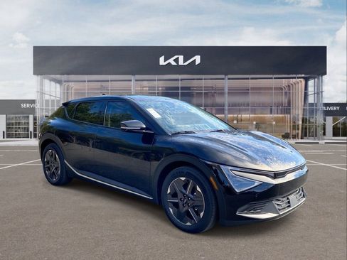 New 2025 Kia EV6 Light image 2