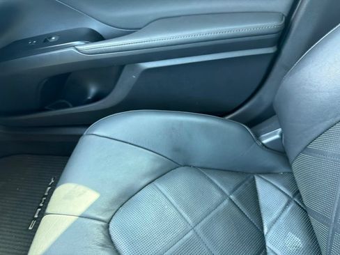 Used 2019 Toyota Camry XLE FWD image 5