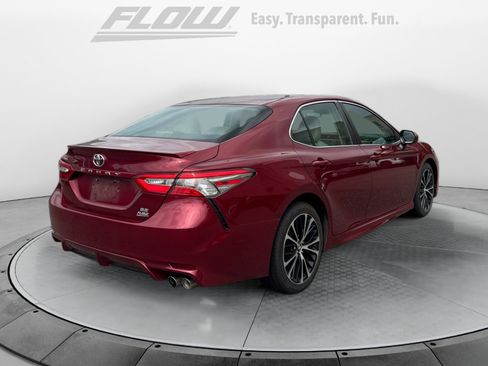 Used 2018 Toyota Camry SE w/ Moonroof Package FWD image 7
