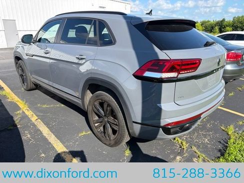 Used 2023 Volkswagen Atlas Cross Sport SEL R-Line AWD/4WD image 3