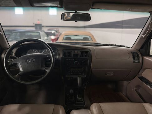 Used 2002 Toyota 4Runner SR5 image 11
