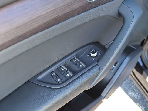 Used 2023 Audi Q5 2.0T Premium w/ Convenience Package image 24