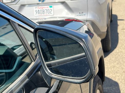 Used 2022 Toyota RAV4 LE AWD/4WD image 16