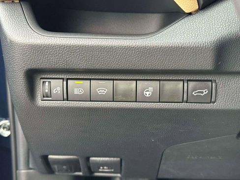 Used 2023 Toyota RAV4 XLE Premium image 19