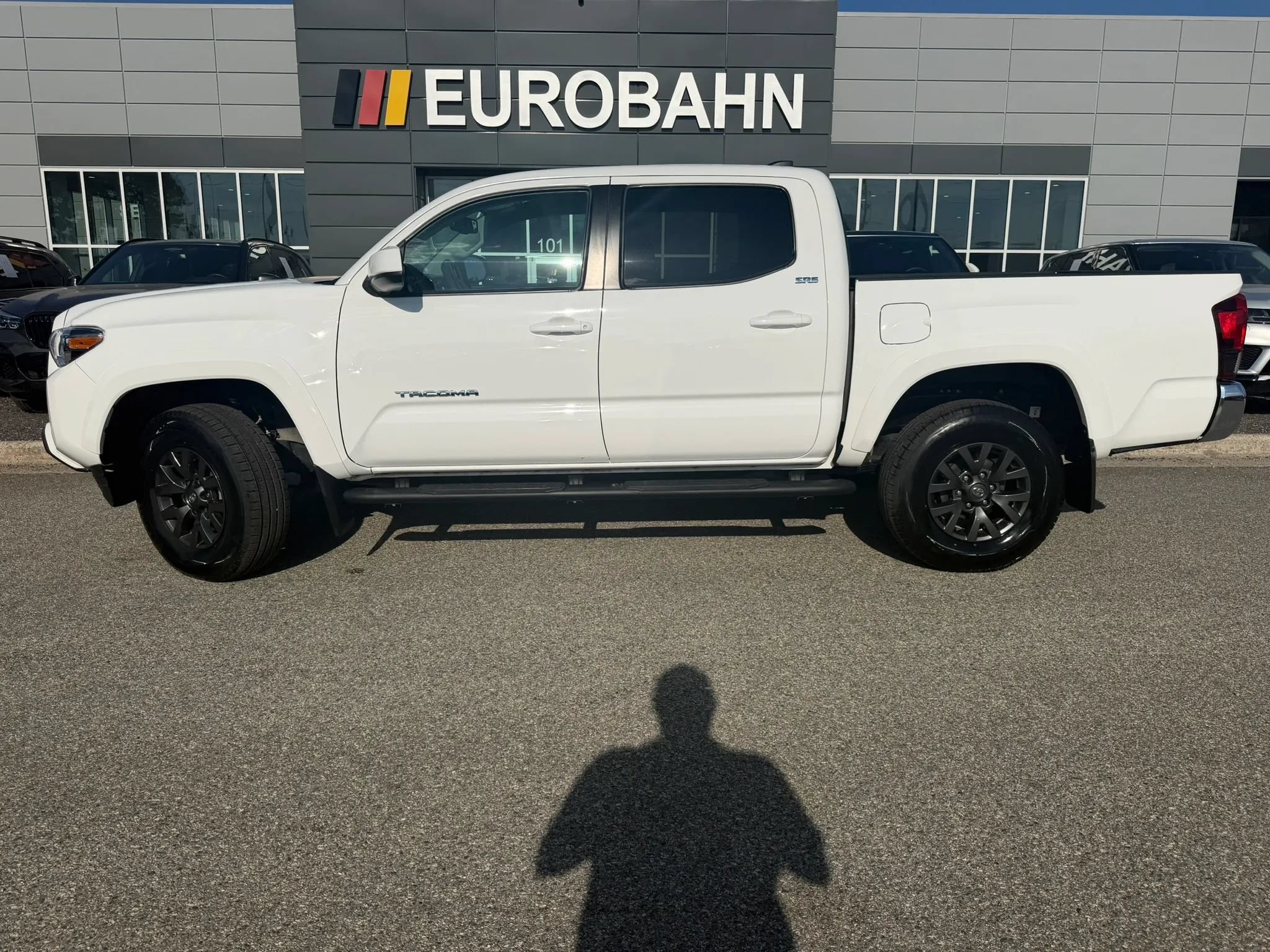 Used 2023 Toyota Tacoma SR5 RWD image 2