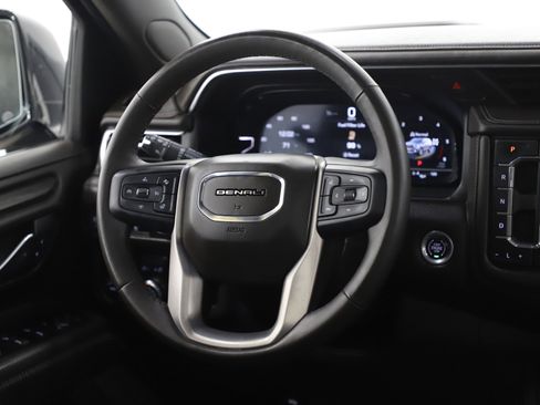 Used 2023 GMC Yukon XL Denali AWD/4WD image 16