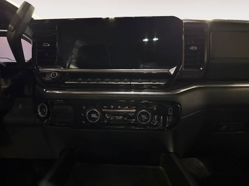 Used 2024 Chevrolet Silverado 2500 LTZ w/ LTZ Convenience Package image 15