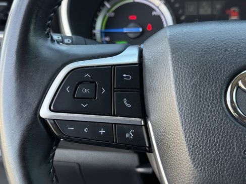 Certified 2022 Toyota Highlander XLE image 25