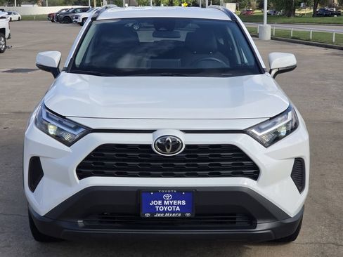 Used 2025 Toyota RAV4 XLE FWD image 3
