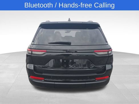 Used 2023 Jeep Grand Cherokee Altitude AWD/4WD image 5